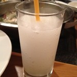 コカレストラン＆マンゴツリーカフェ - 隠れた名物：フローズンソフトドリンクのタイ産ライム“マナオ”ジュース、絶品！