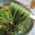 よもぎうどん いわさき - よもぎ麺リフト