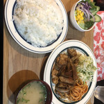 キッチン あずま - 辛痺焼肉定食（サラダ、コーヒー付き）1,000円