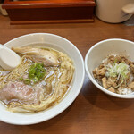 中華そば 七麺鳥 - 醤油ラーメン＆ランチＡ（チャーシュー丼）