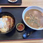 たつ味 - かつ丼・カレーうどんのセットランチ1050円