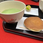 六義園 吹上茶屋 - どら焼きとお抹茶セット