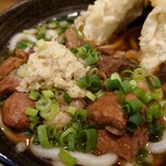 神田肉うどん - 肉と大量のおろし生姜