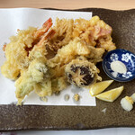 日本料理 鯉之助 - 海老と季節野菜の天麩羅