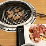 幸せの焼肉食べ放題 かみむら牧場 - 