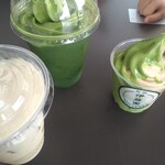 茶寮 伊藤園 - ほうじ茶ラテ、グリーンティーフロート、ミックスソフト