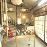 甘味処 ふじむら - 甘味処ふじむら奥のテーブルから入口・帳場(^_^)/