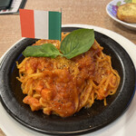 Italian Kitchen VANSAN - VANSANナポリタン　バジルとイタリアの国旗が楽しい。