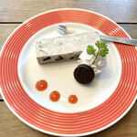 CAFE HUSET - オレオクッキーのレアチーズケーキ