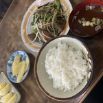 Yamaa Shiyokudou - レバニラ定食