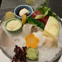 銀座 穂の河 - 左から湯葉・鮪の山かけ・鮪の赤身・水茄子・帆立レモン・鯛