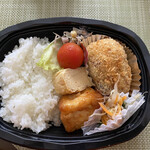 Vivo - 牛すじコロッケ、スジ肉がゴロゴロなりね(^_^)v