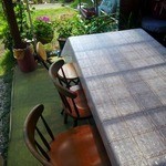 よしだ - 吉田やきそば店(お好み焼･焼きそば よしだ)店内アウトドア席店内より[オナーズガーデン松岡編]