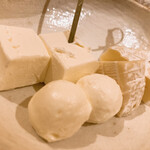 豆腐料理 空野 - チーズ盛り合わせ♪