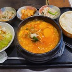 韓国の家 - スンドゥブチゲ定食