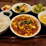 Chuugokuryouri Taikouen - 見た目以上にボリュームのある2品定食、沢山食べる人はご飯大盛り、3品でどうぞ
