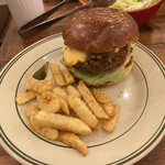 Homeys - ◉チリビーンズチーズバーガー／1,595円税込