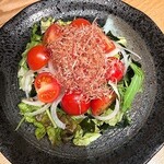 오쿠 이즈모의 농원 토마토 샐러드