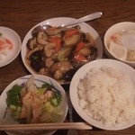 中国料理 一品香 - 豚肉椎茸炒め煮定食￥500