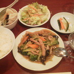 中国料理 一品香 - 豚肉ﾌﾞﾛｯｺﾘｰ定食￥500