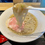 超純水採麺 天国屋 - 丼の縁の「自家製ポン酢わさび」を麺に付けていただきます