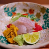 壱 - お造りは明石のあまてがれい。紫うにと。