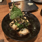 Hatsutori - 揚げ出し豆腐
                      
                      出汁ウマ！！！
                      
                      麺つゆっぽいんじゃ無くてーーー
                      
                      美味く字で書けないけど美味い！！！
                      
                      
                      コレが大阪の出汁か！？
                      
                      美味い。
                      
                      
                      