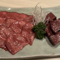 焼肉 しんうち 神楽坂 - 黒毛和牛タン、ハツ