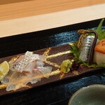 Nitaki Shinomiya - 明石の鯛、サヨリ、ヤリイカのお造り