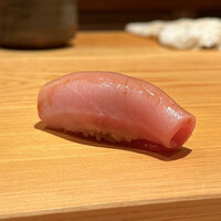 鮨 さかい - メジマグロの中トロ