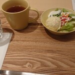 寿屋珈琲 - セットのサラダとドリンク