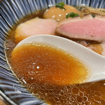 ハちゃんラーメン - 鶏ベースの淡麗清湯は魚介の風味も豊か