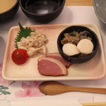 Gouraichinoyu - 前菜　（烏賊軟骨の辛子マヨネーズ和え、鴨のスモーク、長芋とクラゲの酢の物）