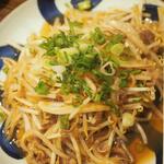 卓 - 豚もやし炒めその２