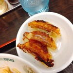 日高屋 - 餃子3個　カリカリの熱々です