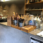 マグロマート - 店舗 内観(受付カウンター前)