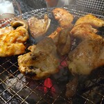 nikutonyachokueikurogewagyuuzempintabenomihoudaiushiwakamaru - 鶏肉がなかなか焼けない