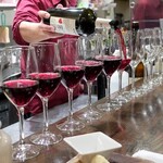 トリワイン ＰＩＫＯＳＨＨＨＵ - 赤ワイン１杯目かな