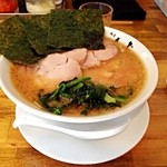 横浜家系 麺屋はやぶさ - チャーシュー麺
      