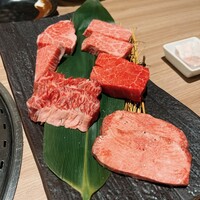近江うし 焼肉 にくTATSU 青山本店 - 