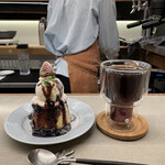 GUUUTARA COFFEE - 【のんびりカフェ¥1,560】 ・月替わり 『ブルーベリーカラメルカマンベールチーズプリン+¥400』 『本日の珈琲』タンザニア