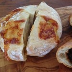 いちかわ製パン店 - クミンとチーズのパン