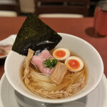 酒肴場 屯 - 津軽煮干し中華蕎麦（味玉入り）¥900