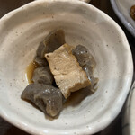家庭料理居酒屋 よってって - お豆腐とこんにゃく。良き箸休めでうまままー！