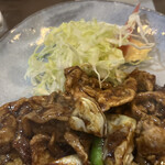 家庭料理居酒屋 よってって - キャベツが傍らに。