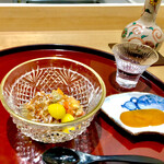 礒田 - 香箱蟹を内子と外子を土佐酢のジュレで合えて。冷たいジュレで美味しさが増してます。