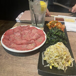 渋谷 和牛焼肉 USHIHACHI 極 - 