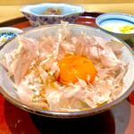 礒田 - 反則、おかかと卵がけ