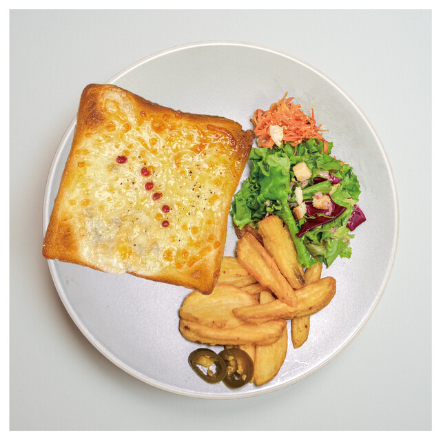 Toaster Bread Cafe&Champagne Bar （トースター ブレッド カフェアンドシャンパン バー） 馬車道/カフェ