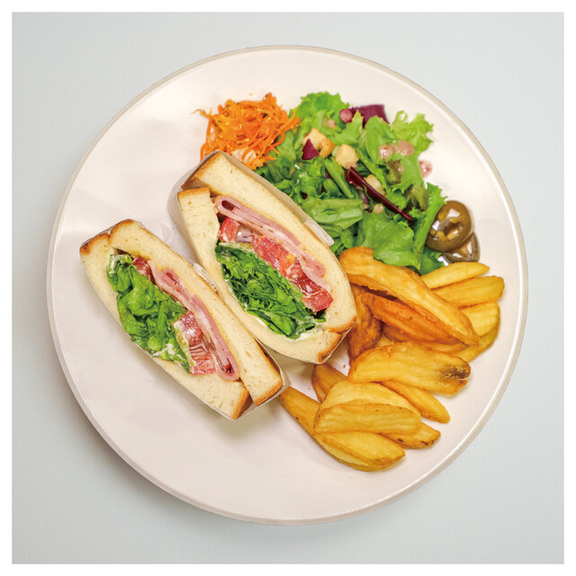 Toaster Bread Cafe&Champagne Bar （トースター ブレッド カフェアンドシャンパン バー） 馬車道/カフェ